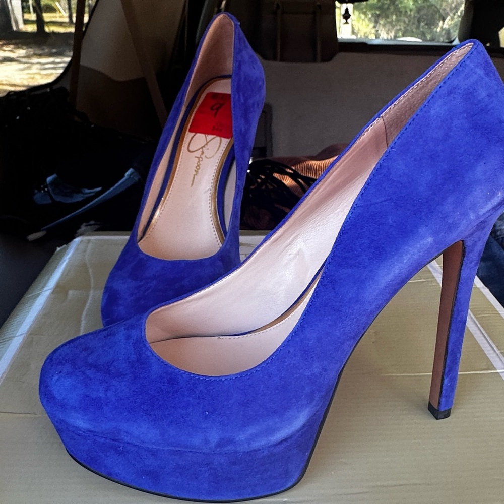 Royal blue heel